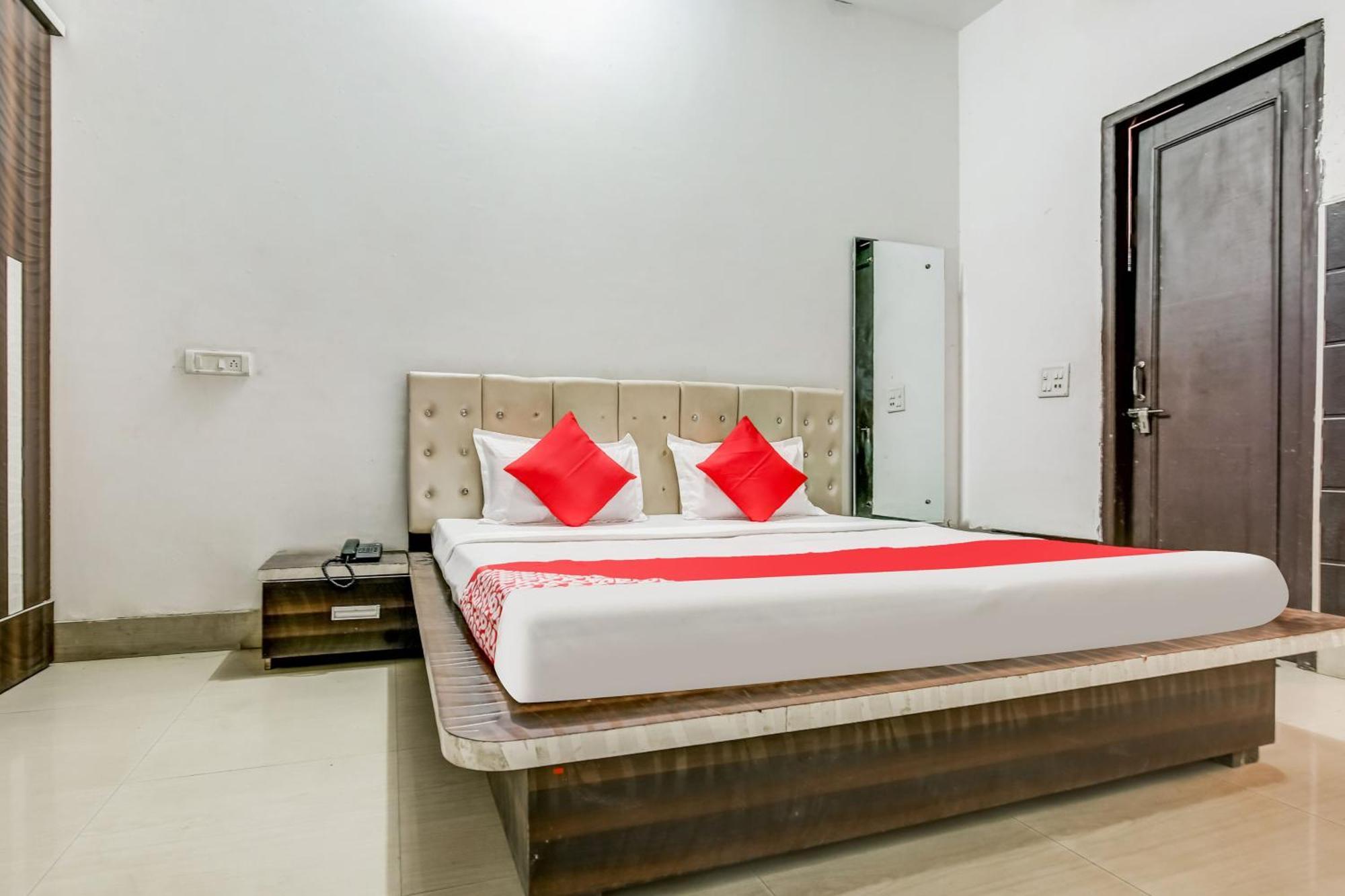 Flagship Hotel Big Boss Kurukshetra ภายนอก รูปภาพ