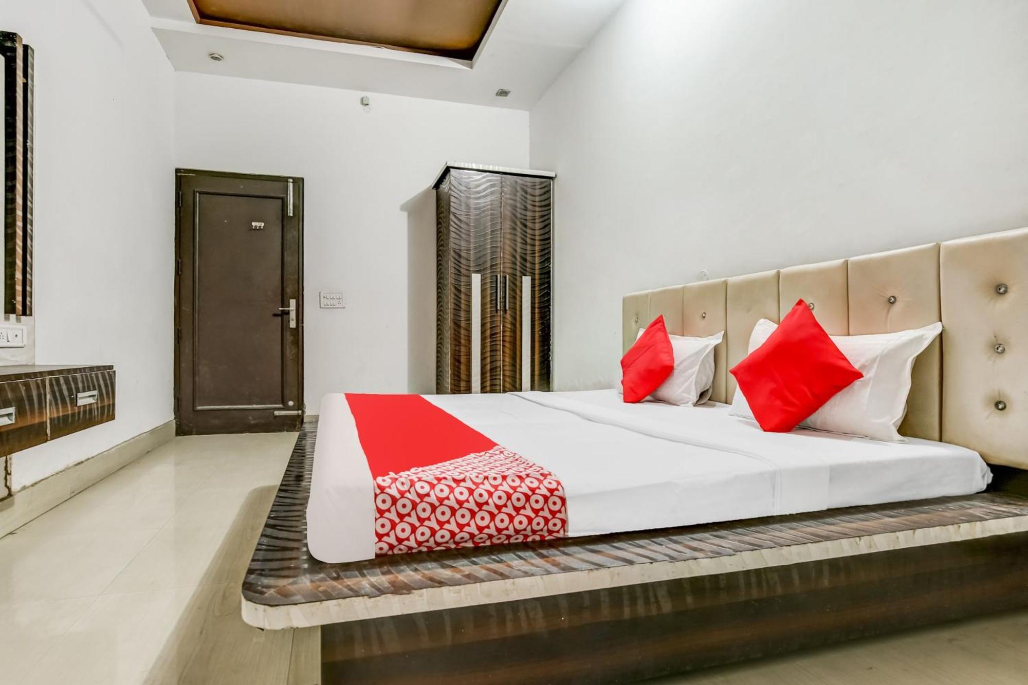 Flagship Hotel Big Boss Kurukshetra ภายนอก รูปภาพ